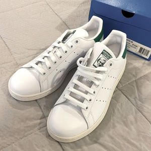 New in box- Got last Christmas-Too big for me.Perfect & never worn